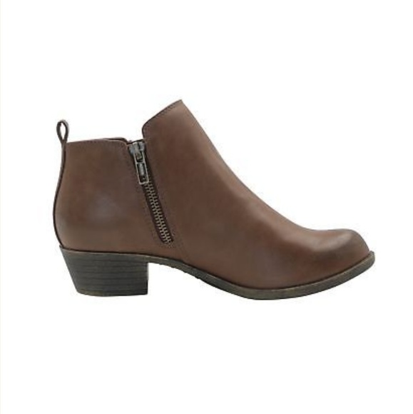 Dunes Shoes - Cognac booties